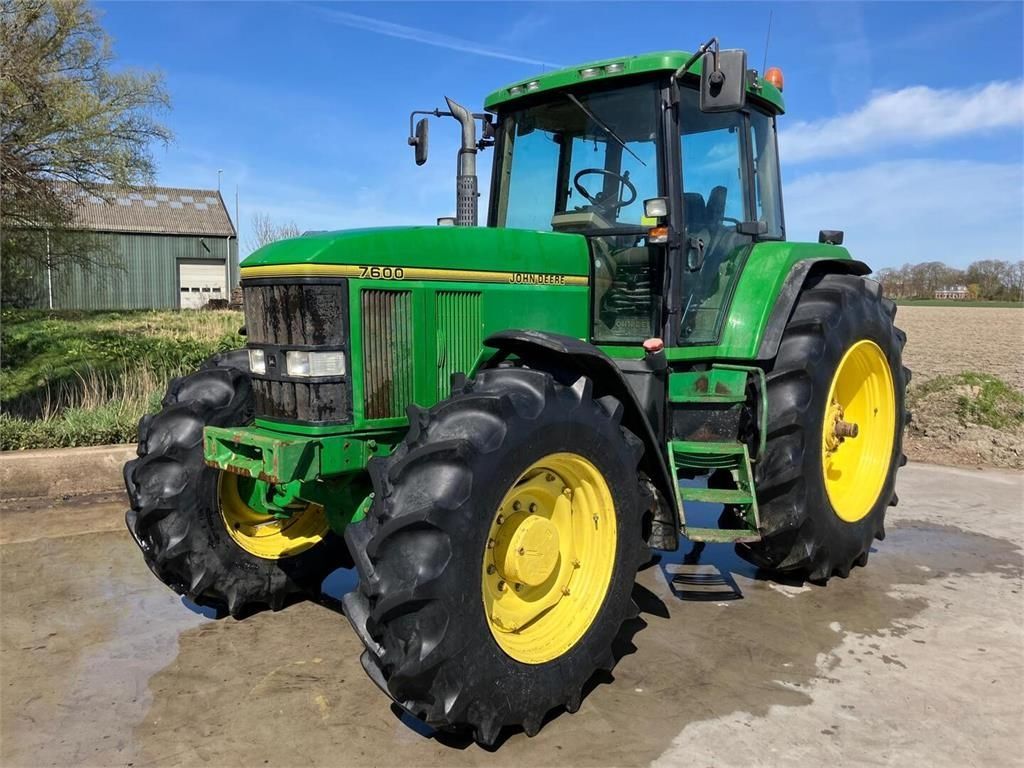 John Deere 7600 Traktor
