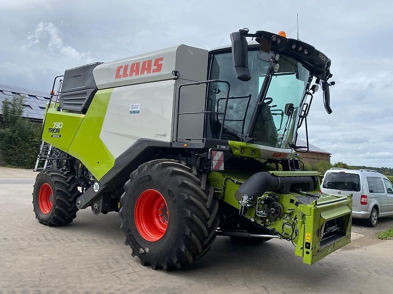 Claas Trion 730 Montana Combine harvester €319,000