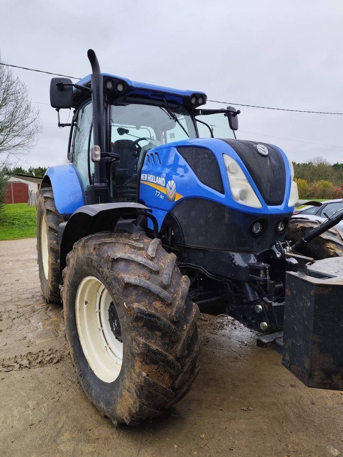 E-FARM: New Holland T7.190 - Tractor - id SCXRMFE - 56.000 € - Año: 2017 - Horas: 3962,Potencia del motor: 190,Francia