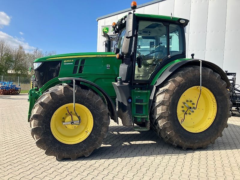 John Deere 6250 R Tractor €98,900