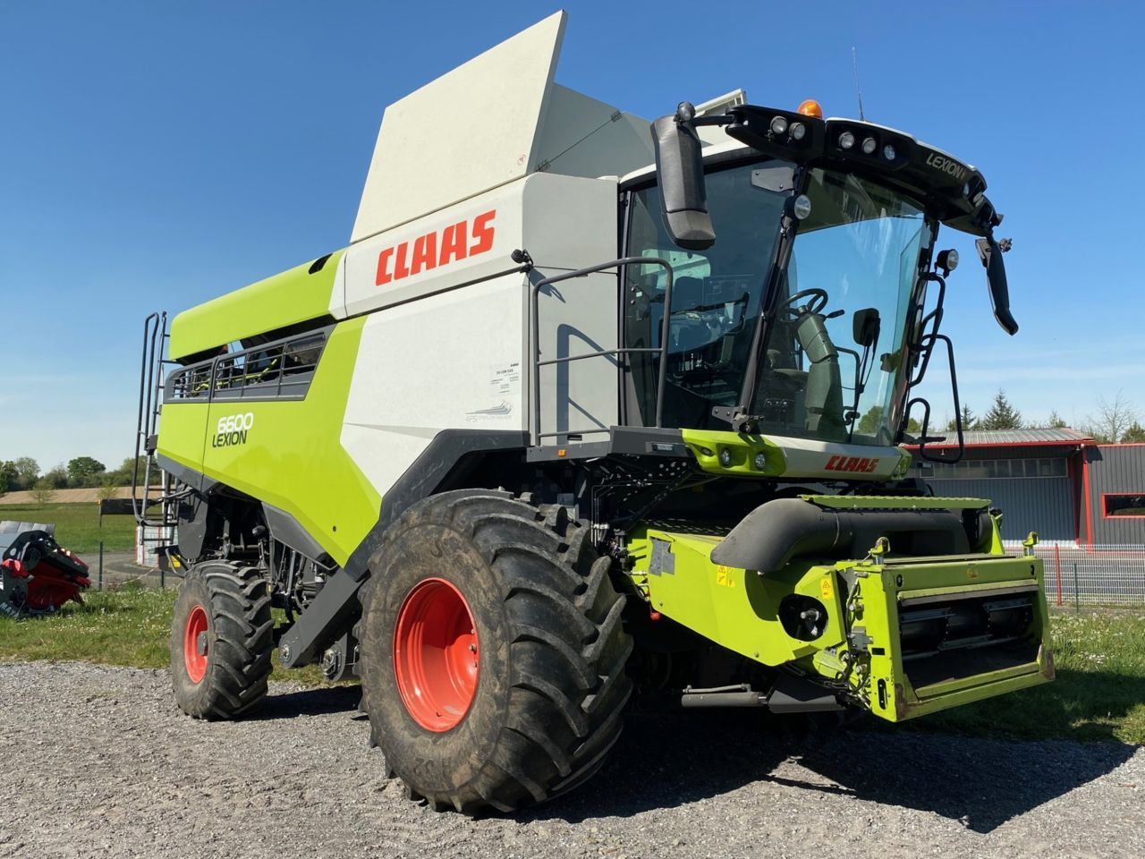 E-FARM: Claas Lexion 6600 - Moissoneuse-batteuse - id RFA6WYN - Année: 2023 - Lecture du nombre d'heure: 1 010,France