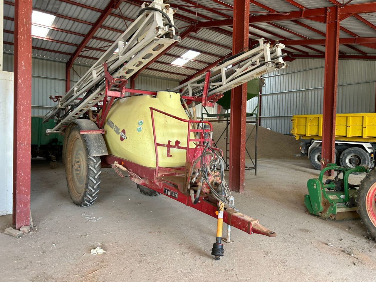 E-FARM: Hardi RANGER 2500 - Sprayer - id YI3RTLD - €19,000 - Year of construction: 2015 - France