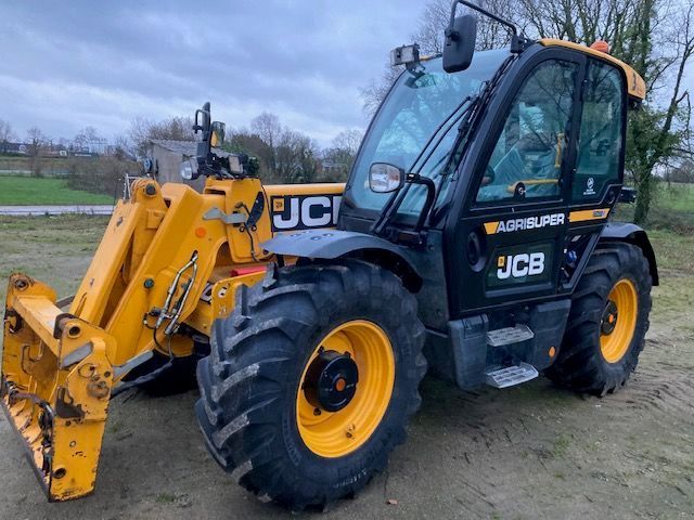 E-FARM: JCB 532-60 as dtvt - Chargeur télescopique  - id TC7ANSZ - 74 000 € - Année: 2021 - Lecture du nombre d'heure: 2 767,Puissance du moteur (chevaux): 130,France
