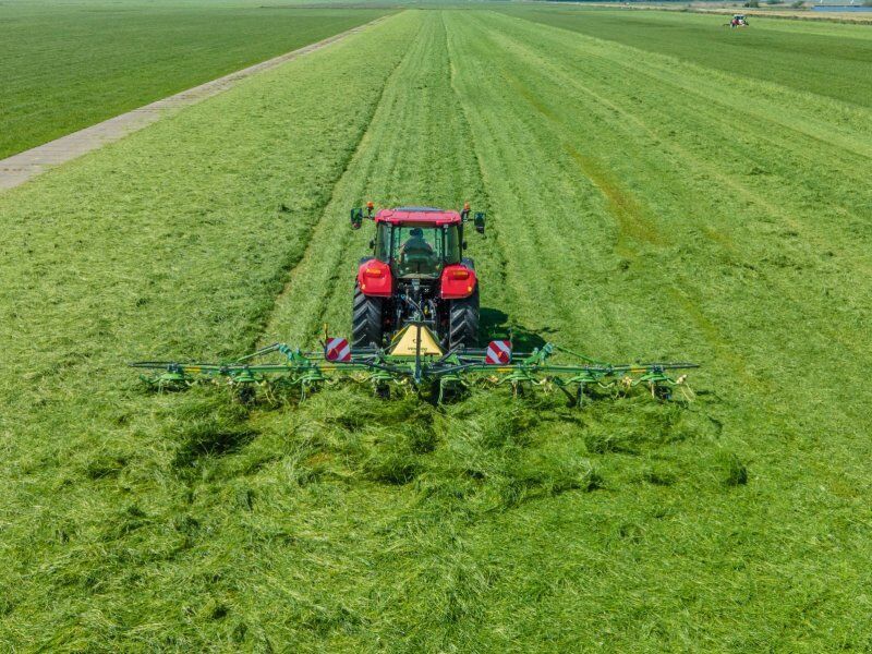 E-FARM: Krone Vendro 900 - Tedder - id VG78ENR - Anul: 2023 - Germania