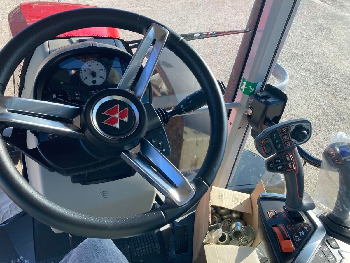 E-FARM: Massey Ferguson 7S.155 - Traktor - id DPMGDLQ - 110.000 € - Baujahr: 2023 - Abgelesene Motorstunden: 5,Motorleistung (PS): 155,Frankreich