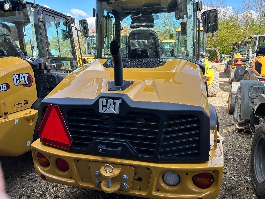 Caterpillar 906 Încărcător pe roți 60.900 EUR