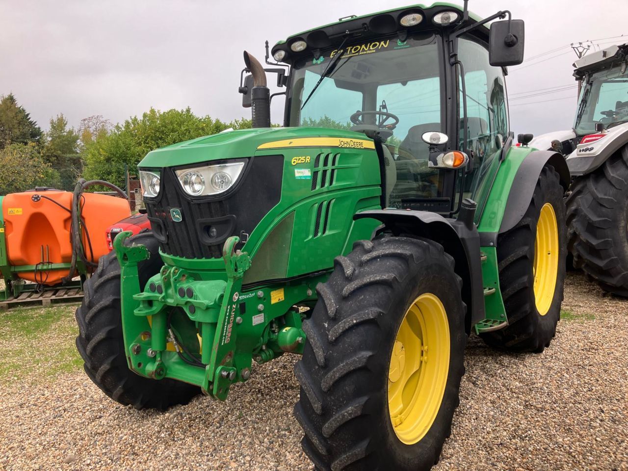 John Deere 6125 R Tractor €42,000