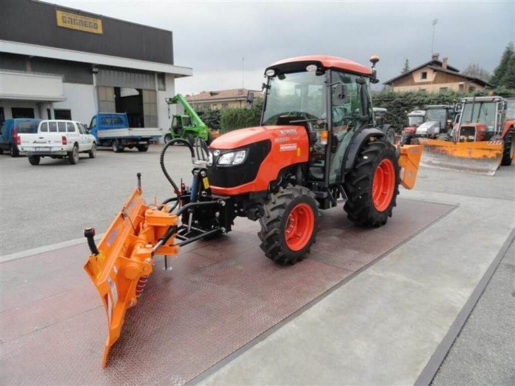 Kubota m 85.40 narrow Equipamiento municipal