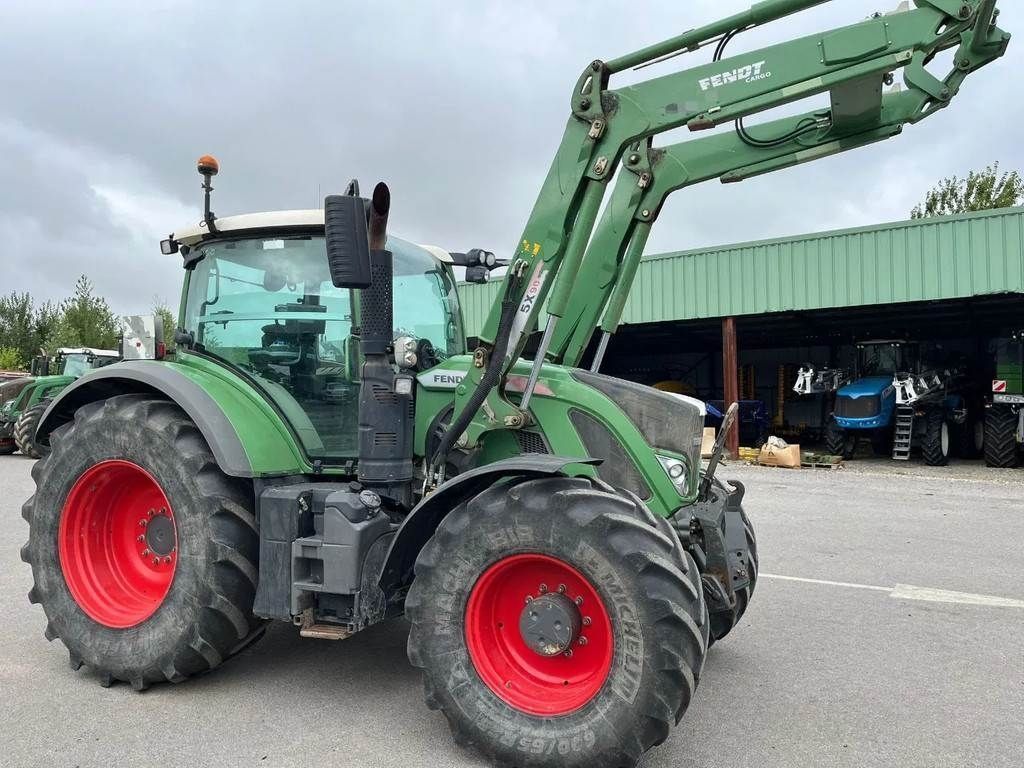 E-FARM: Fendt 724 Vario - Traktor - id WLTNHK7 - 78.000 € - Baujahr: 2015 - Abgelesene Motorstunden: 9.000,Niederlande