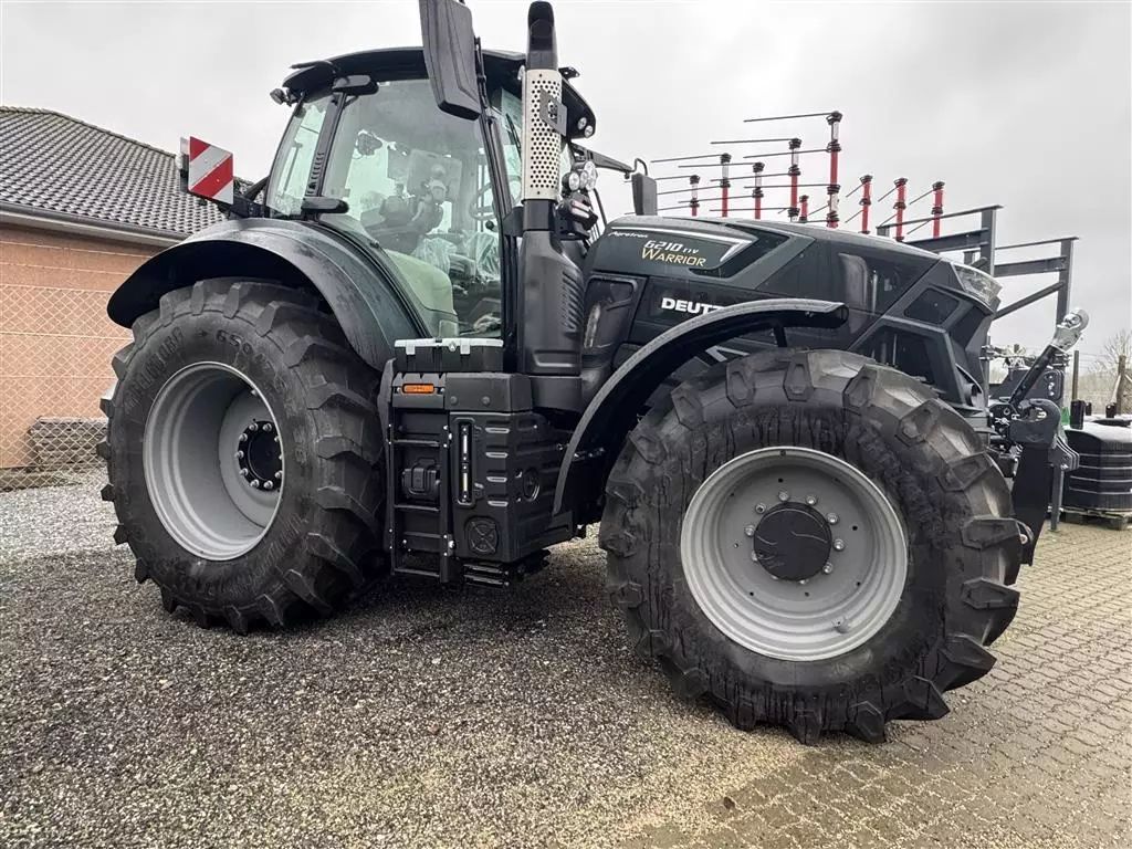 Deutz-Fahr AgroTron 6210 TTV Traktor 155.774 €