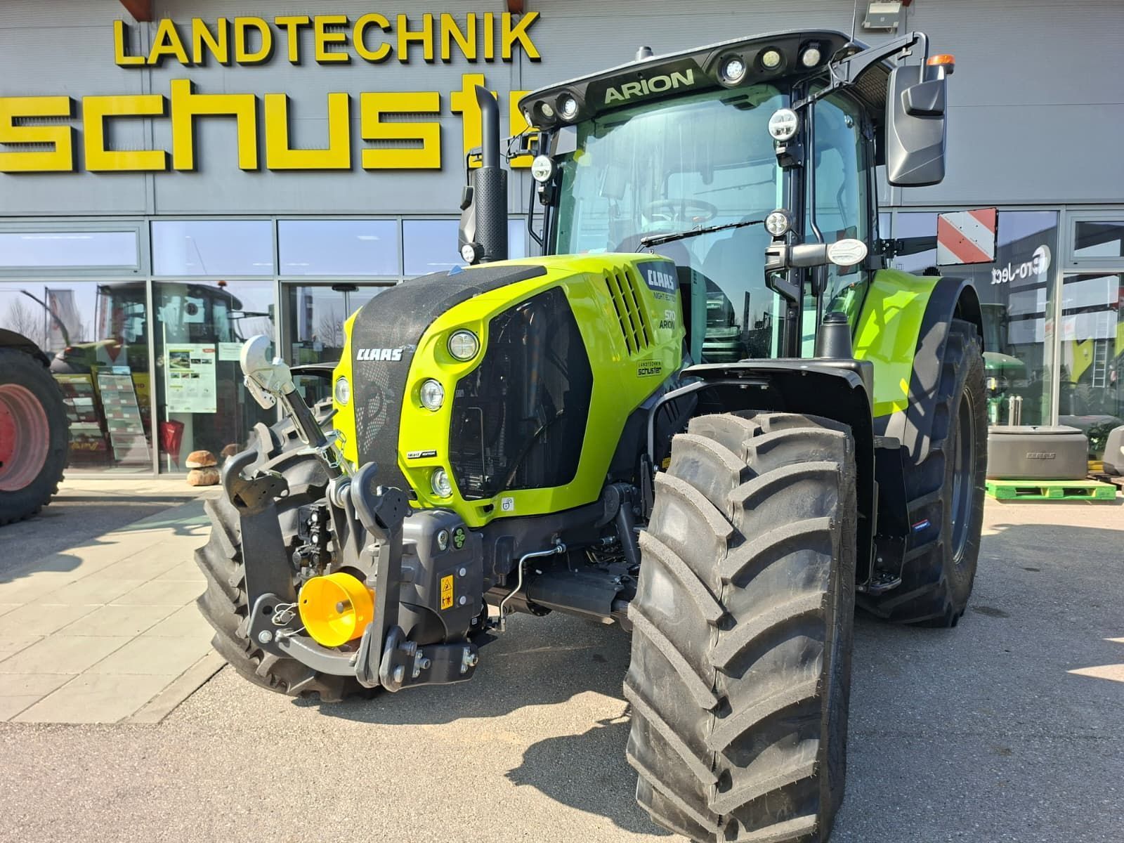 Claas Arion 570 CMATIC Traktor