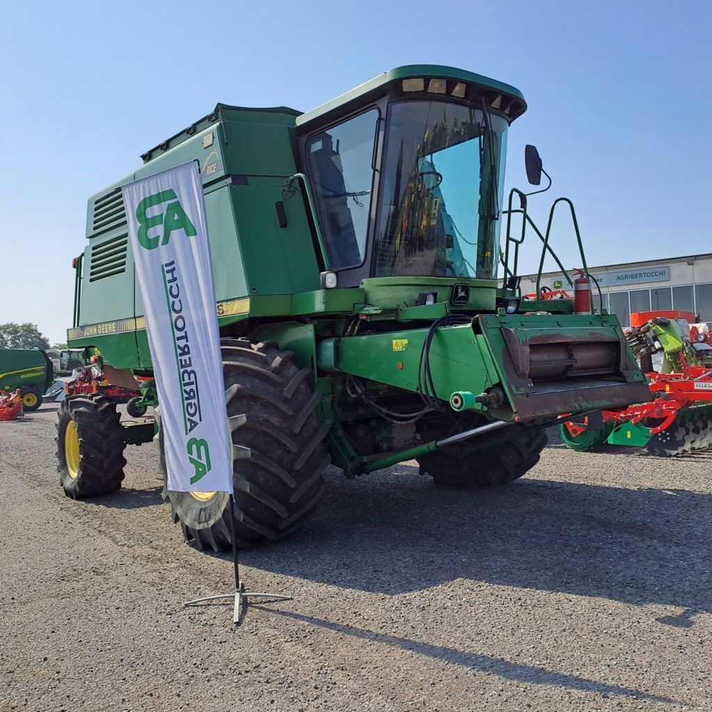 E-FARM: John Deere cts - Moissoneuse-batteuse - id X3BURHR - 20 000 € - Année: 1996 - Lecture du nombre d'heure: 5 457,Italie