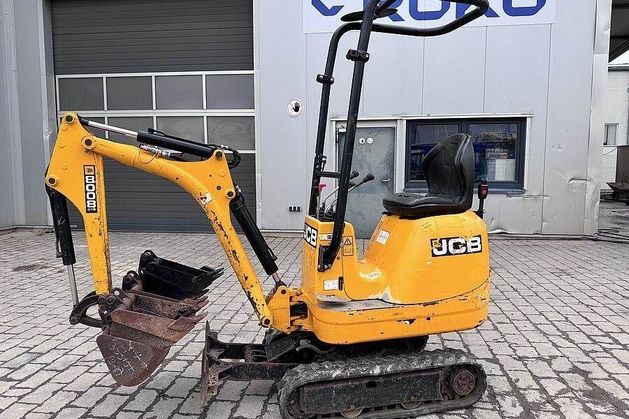 JCB 8008 cts Mini excavator €9,900