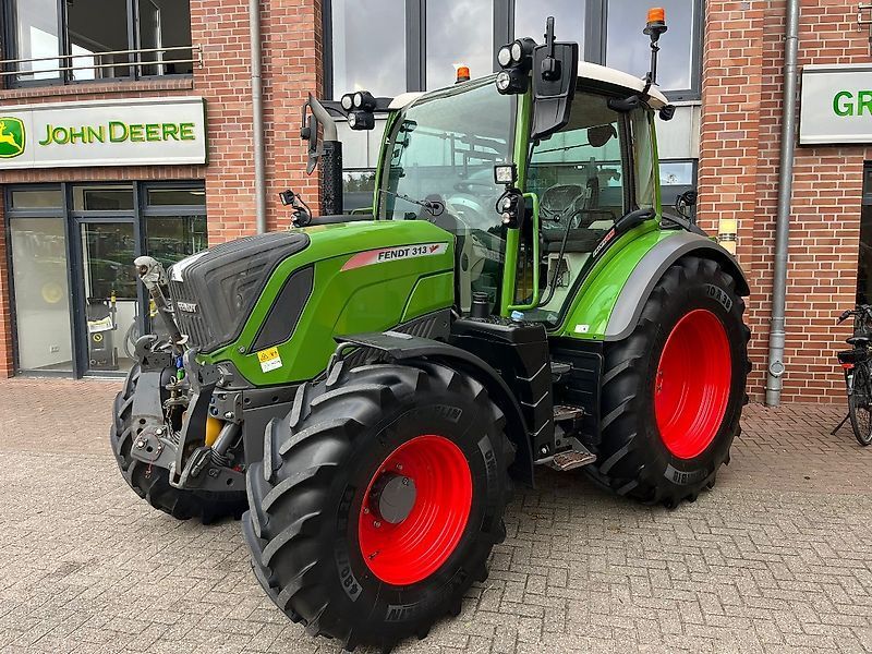 E-FARM: Fendt 313 Vario ProfiPlus - Tractor - id SM9GYEL - €84,950 - Year of construction: 2018 - Engine hours: 4,555,Engine power (HP): 130,Germany