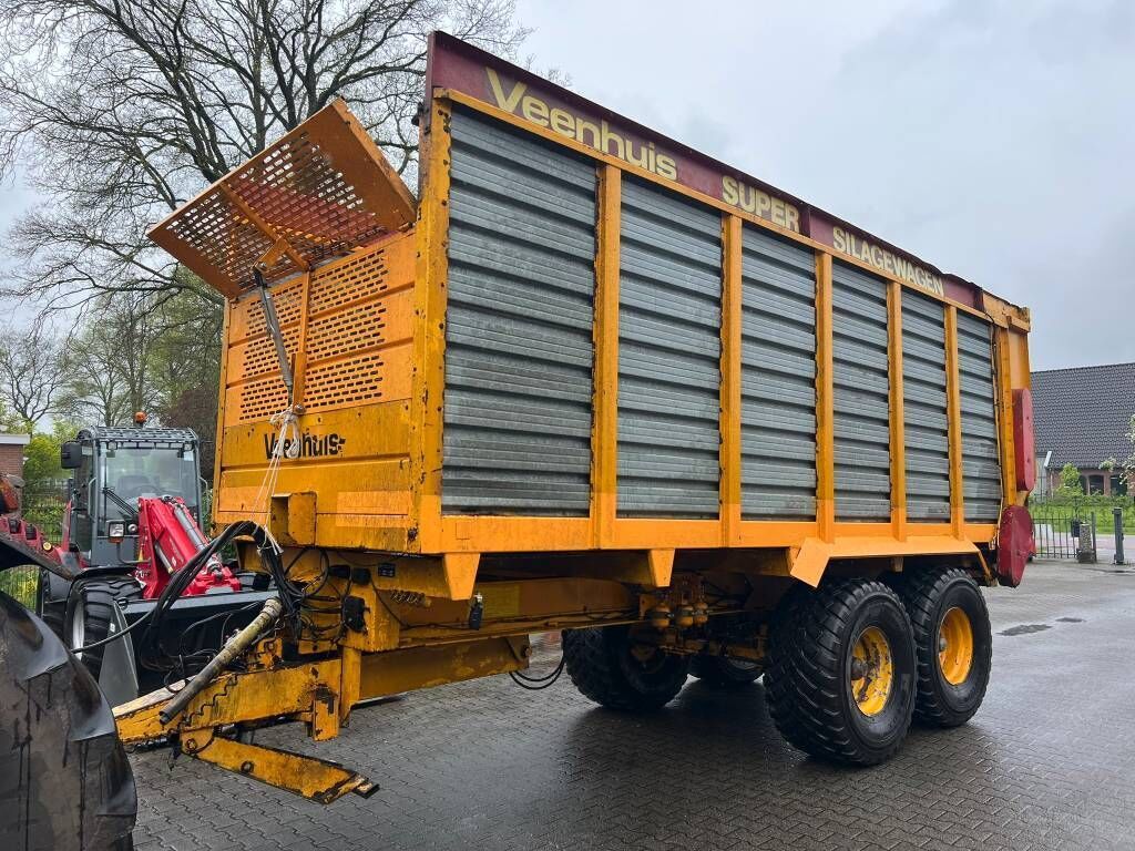 E-FARM: Veenhuis 18-2 silagewagen - Equipo de forrajeo otros - id P5UEBWQ - 15.000 € - Año: 1987 - Países Bajos