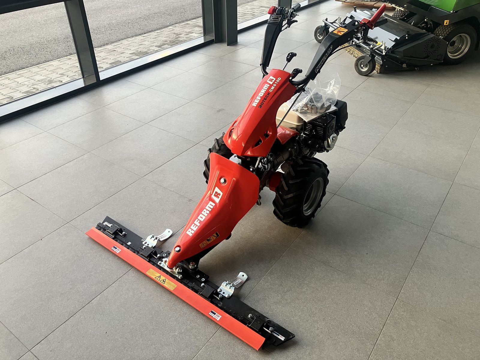 E-FARM: REFORM 818 d - Mower - id NBJ3FXN - €5,767 - Year of construction: 2025 - Austria