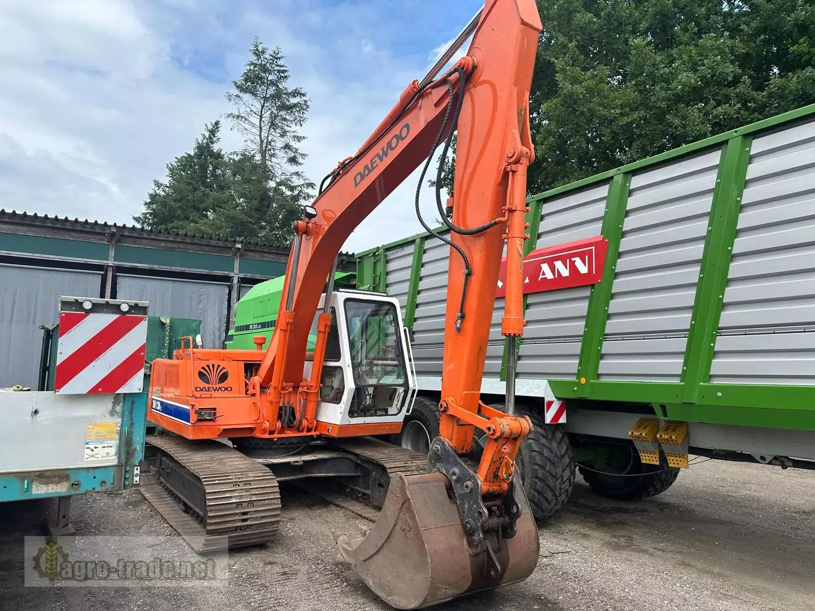 E-FARM: daewoo-doosan dh-130-2 - Excavadora - id NDAFTCS - 15.966 € - Año: 1994 - Potencia del motor: 90,Alemania