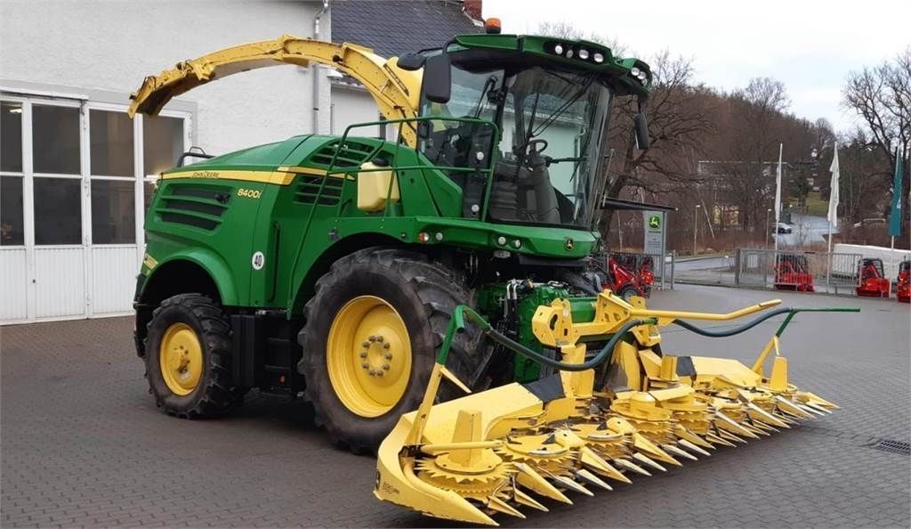 John Deere 8400 Ensileuse automotrice 165 000 €