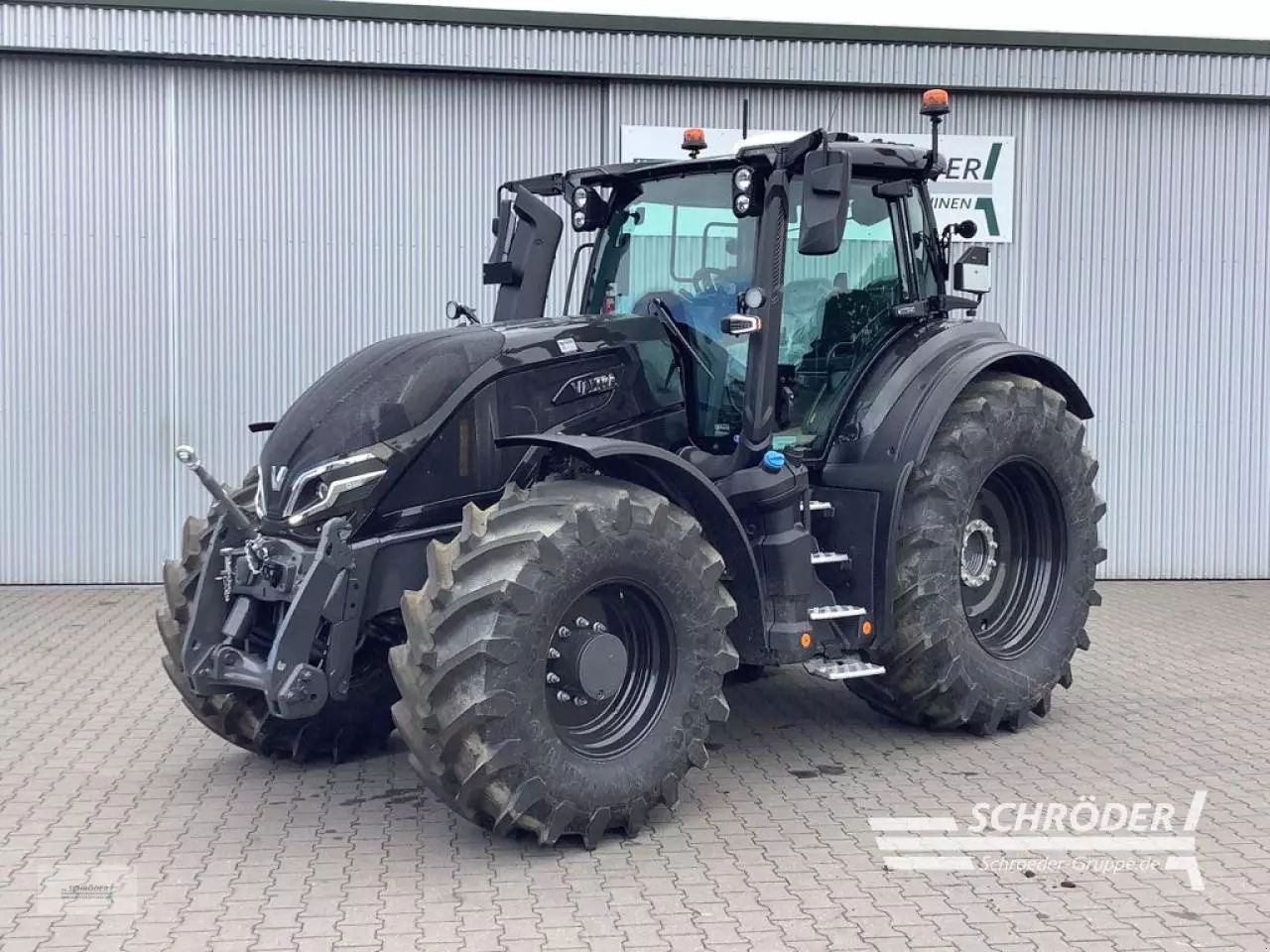 Valtra Q 245 Tractor €168,500