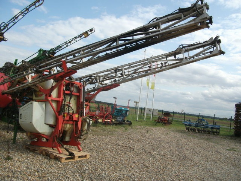 Kuhn Altis 1600 sprayers €6,500