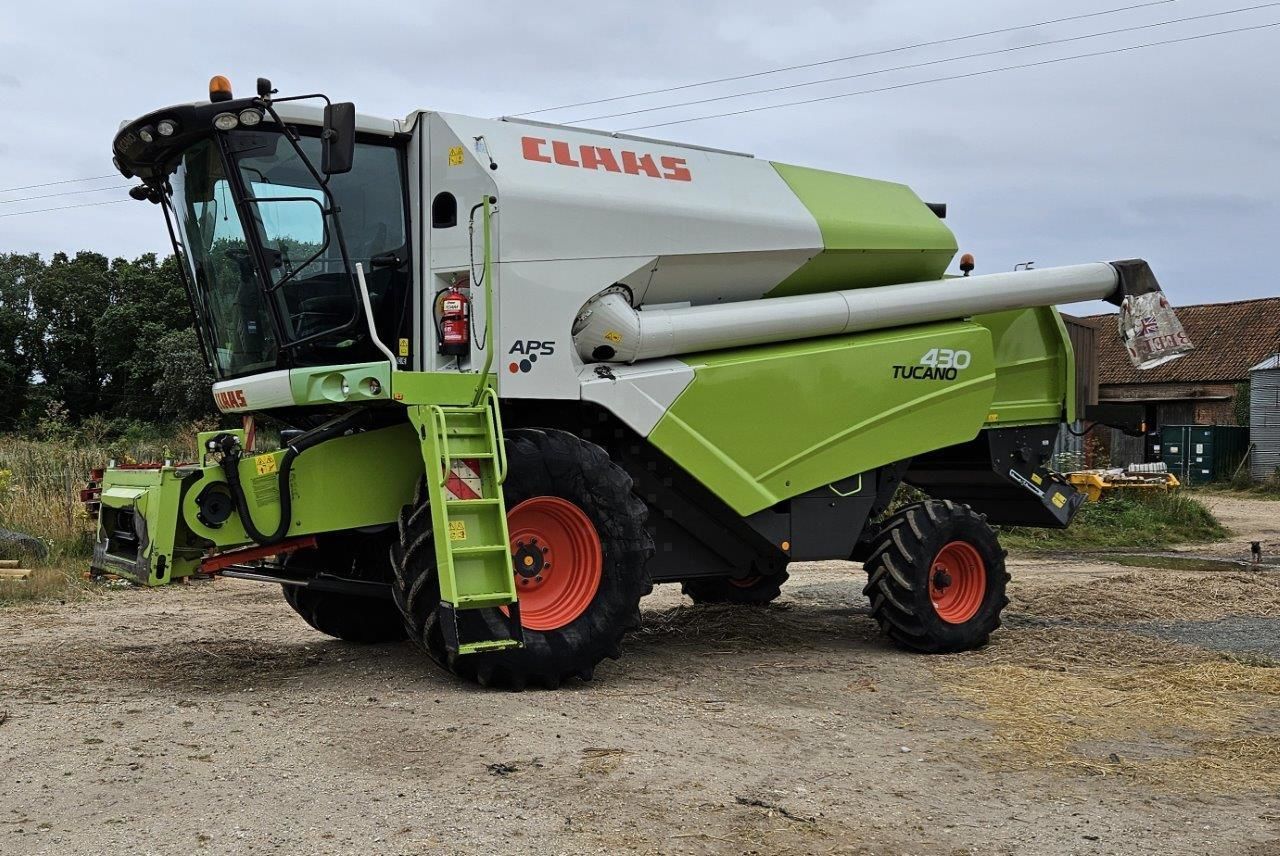 E-FARM: Claas Tucano 430 - Mähdrescher - id J5FAXRH - 71.345 € - Baujahr: 2008 - Abgelesene Motorstunden: 2.483,Vereinigtes Königreich