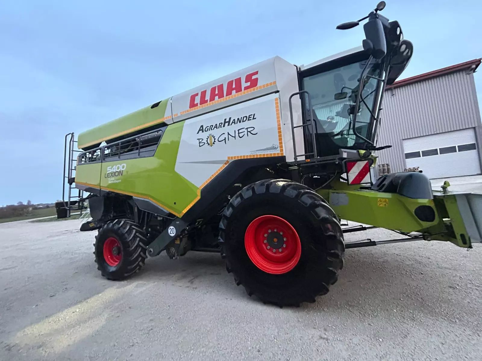 Claas Lexion 5400 Kombajn zbożowy 269 900 €
