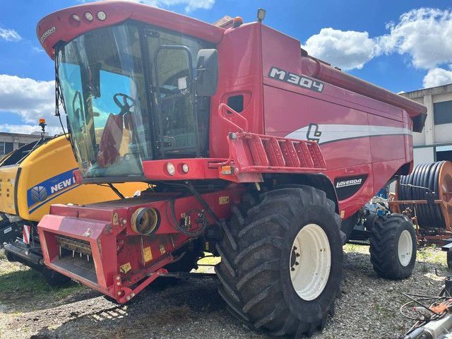 E-FARM: Laverda M 304 - Cosechadora - id NPMLL5I - Año: 2004 - Horas: 2628,Italia