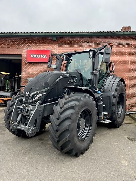 E-FARM: Valtra Q265 - Tractor - id 4VC23Z2 - €175,000 - Year of construction: 2024 - Engine hours: 844,Engine power (HP): 265,Germany