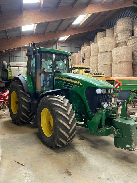 E-FARM: John Deere 7920 - Traktor - id 4ATZGFM - 55 000 € - Rok produkcji: 2005 - Motogodziny: 6850,Moc silnika: 230,Francja