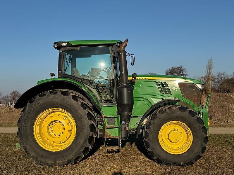 John Deere 6215 R Traktor 54.600 €