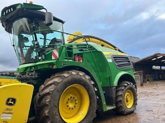 John Deere 8300 Sieczkarnia samobieżna 240 743 €