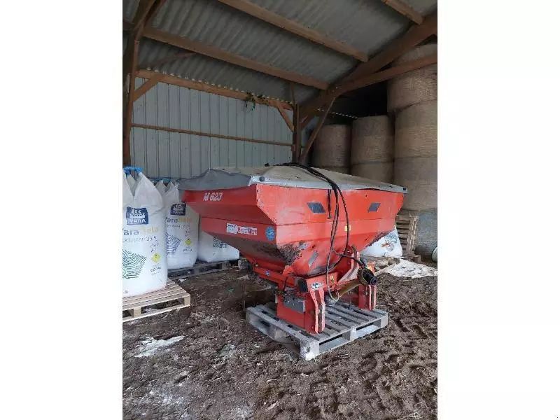 E-FARM: Kuhn mds 935 r2 - Düngerstreuer - id A8RSMR9 - Baujahr: 2004 - Frankreich