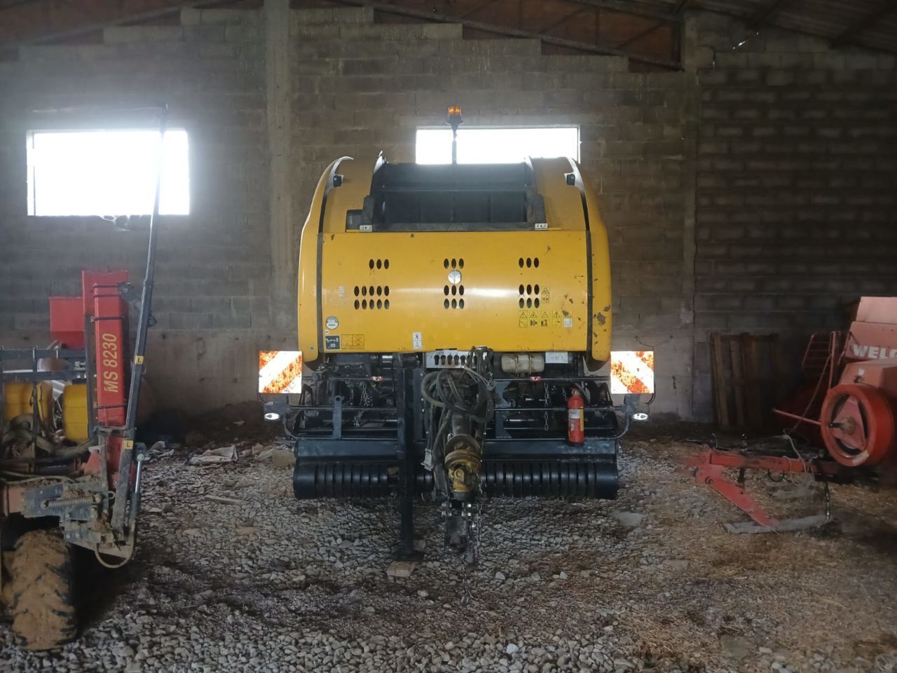 E-FARM: New Holland Roll Belt 180 Super Feed - Ballepresser - id QSRCUAM - 17.900 € - Produktionsår: 2021 - Samlet antal producerede baller: 12.600,Italien