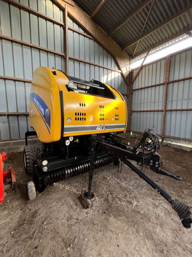 E-FARM: New Holland roll-belt 180 - Baler - id 1BHDVIK - €19,000 - Year of construction: 2015 - Total number of bales produced: 14,500,France