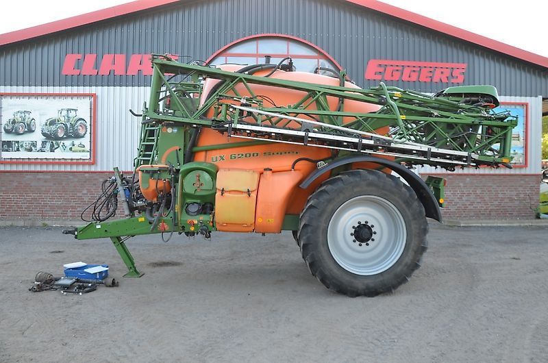 E-FARM: Amazone ux 6200 super - Sprayer - id TFEHCBZ - €59,000 - Year of construction: 2016 - Engine hours: 1,441,Germany
