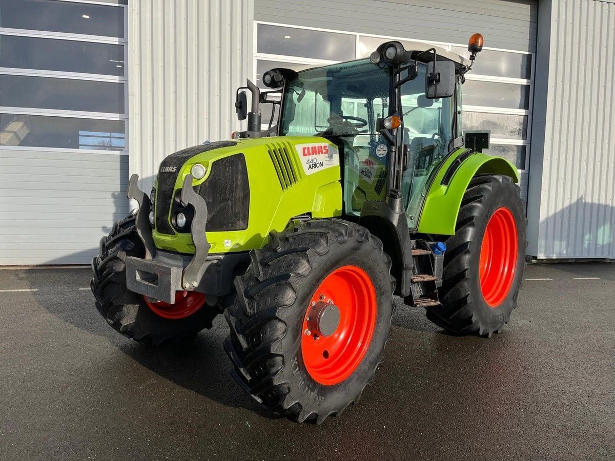 Claas Arion 440 Tractor €39,000