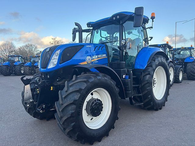 New Holland T7.270 Traktor