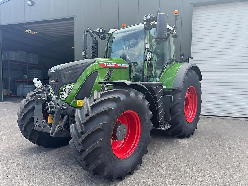 Fendt 724 Vario Profi Plus Traktor 209 000 €