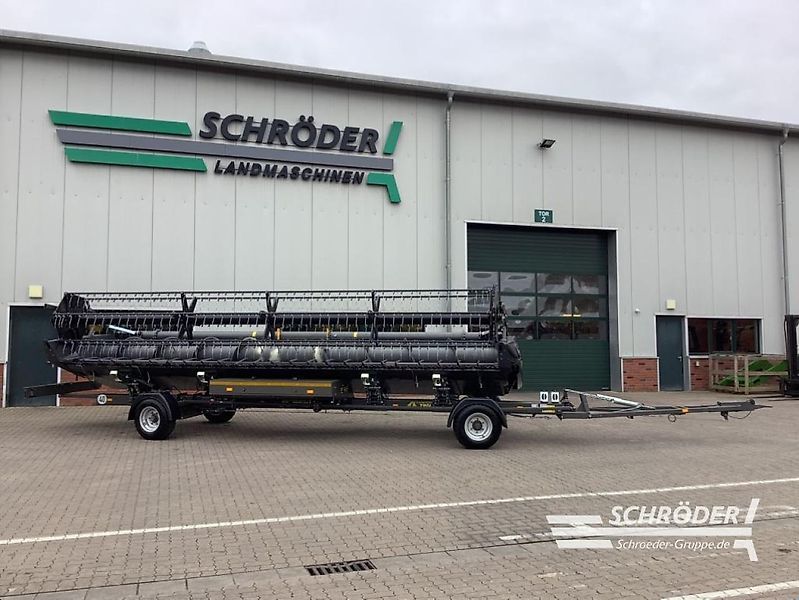 Fendt 7,70 m sf + ziegler schneidwerkwagen Header €57,000