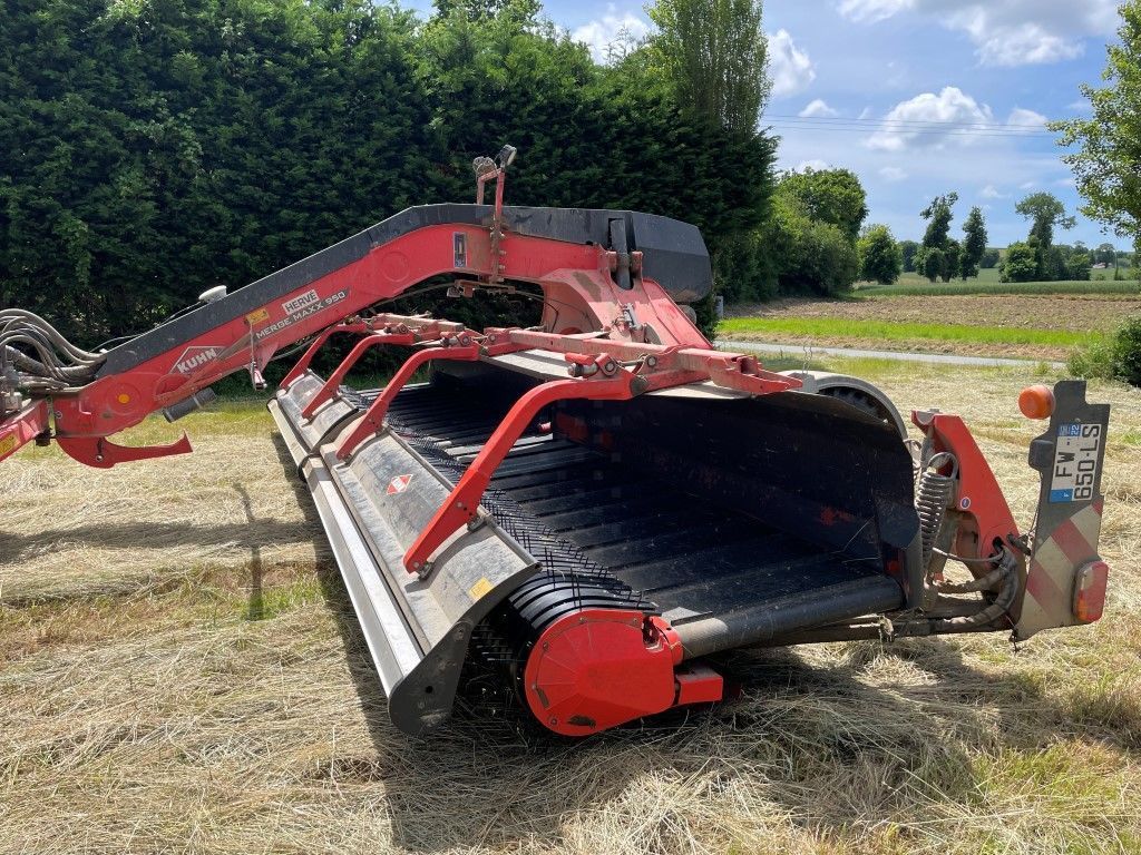 E-FARM: Kuhn Merge Maxx 950 - Høvender - id SFGBYC3 - 42.000 € - Produktionsår: 2020 - Frankrig