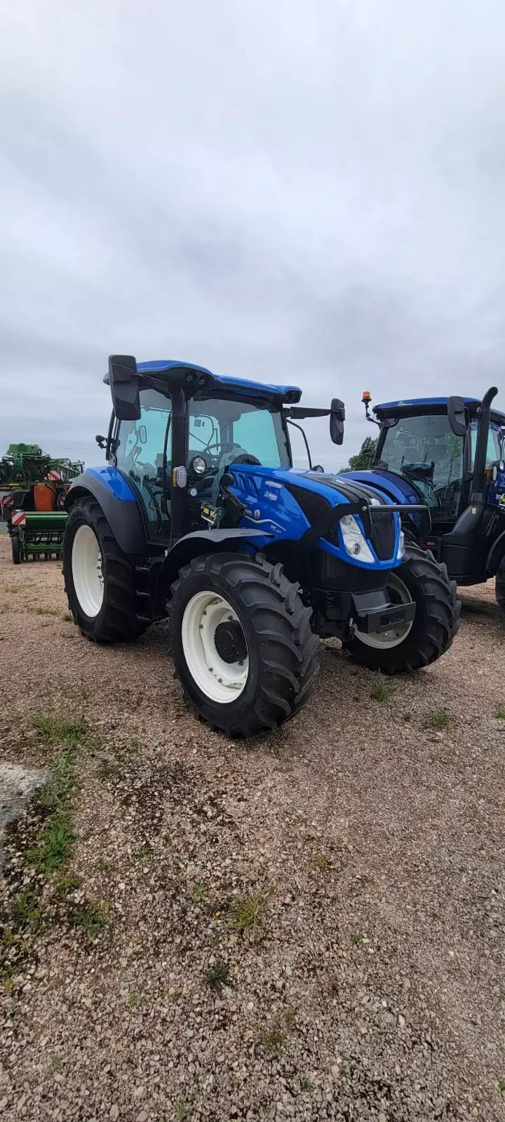 New Holland T5.120 Trattore 90.300 €