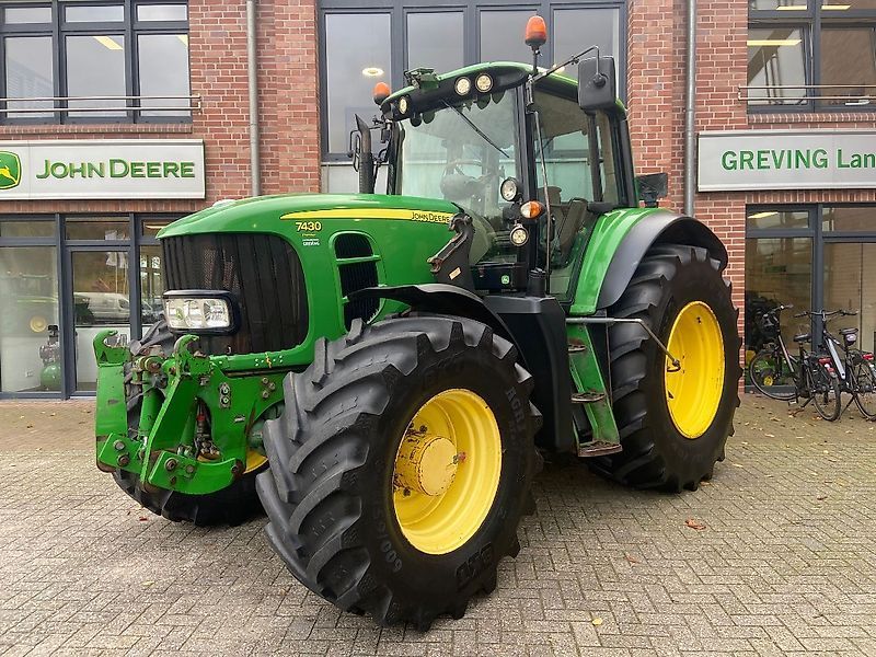 E-FARM: John Deere 7430 - Traktor - id FMHAA4R - 37.950 € - Baujahr: 2009 - Abgelesene Motorstunden: 15.445,Motorleistung (PS): 166,Deutschland