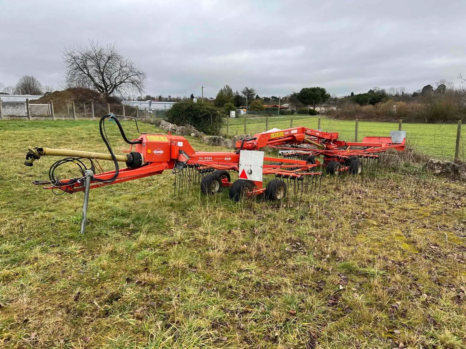 E-FARM: Kuhn GA 6522 - Rake - id MUENJZ3 - €6,500 - Year of construction: 2006 - France
