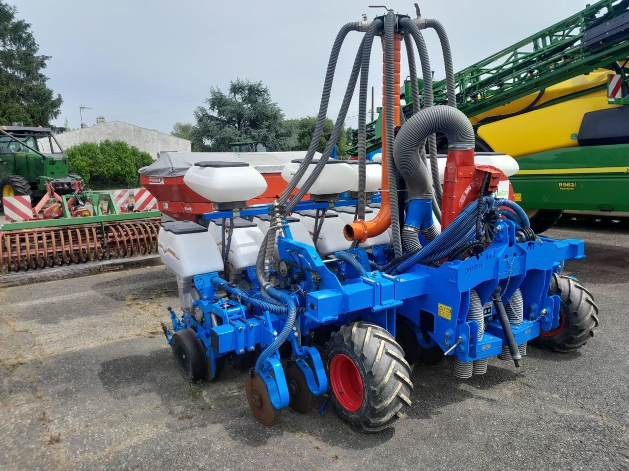 E-FARM: Monosem ng plus m 9 rangs - Taladro de precisión - id KRJHJST - 30.000 € - Año: 2022 - Francia