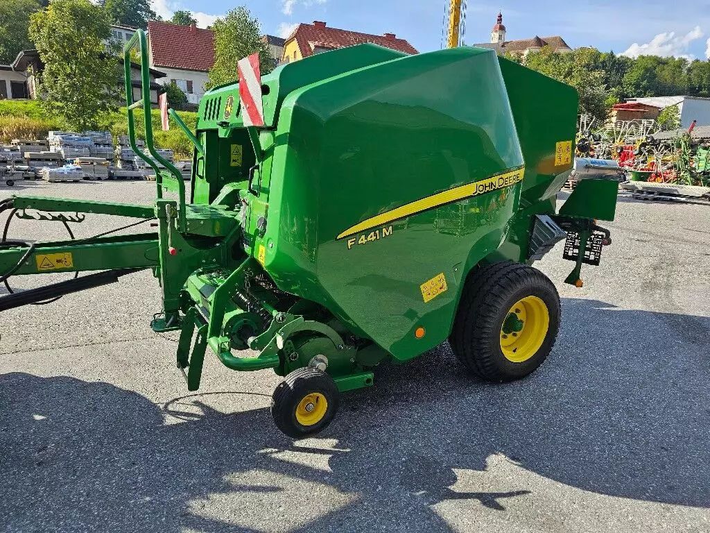 John Deere F441M Πρέσσα 18.496 €
