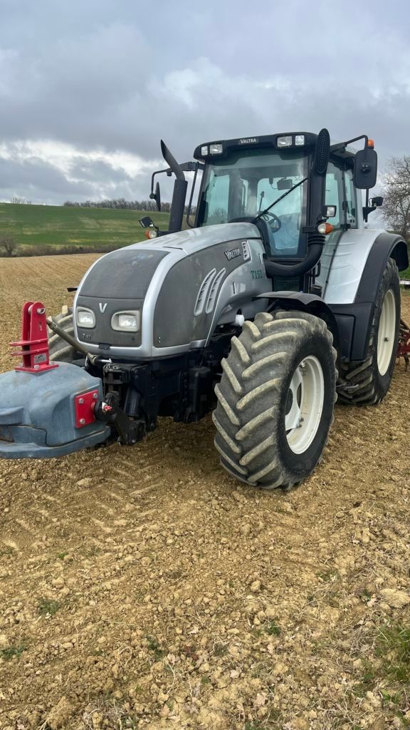 Valtra T 152 Tractor €34,500