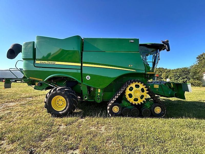 E-FARM: John Deere S780 - Mähdrescher - id 5NTHE3U - 420.000 € - Baujahr: 2024 - Abgelesene Motorstunden: 220,Motorleistung (PS): 473,Deutschland