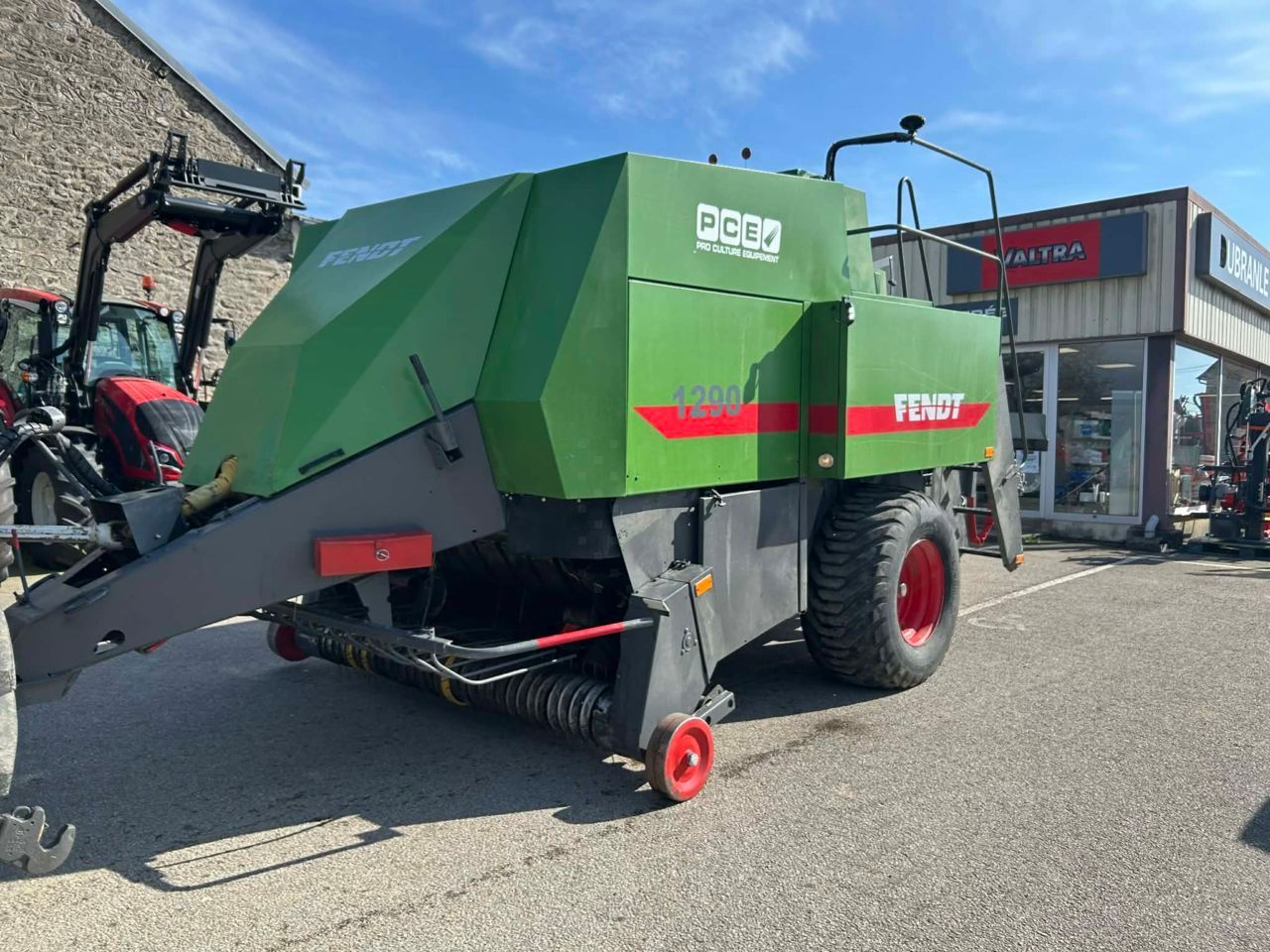 New Holland D 1210 Balownica 11 000 €