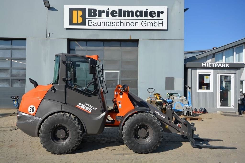 Hitachi zw 95-6 c Wheel loader €48,800
