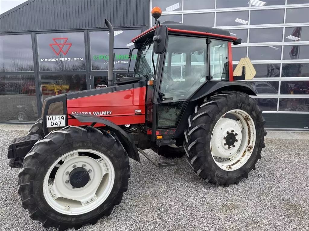 E-FARM: Valmet 900 - Tractor - id P6KS82G - 21.185 € - Año: 1999 - Horas: 3700,Potencia del motor: 95,Dinamarca